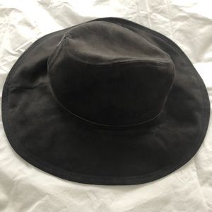 ZARA FALL/WINTER HAT - Never worn!